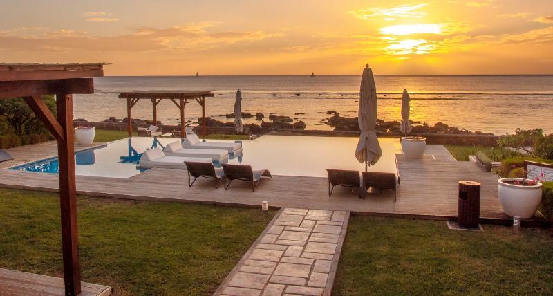 Leora Luxury Accommodation By Dream Escapes Tamarin Bagian luar foto